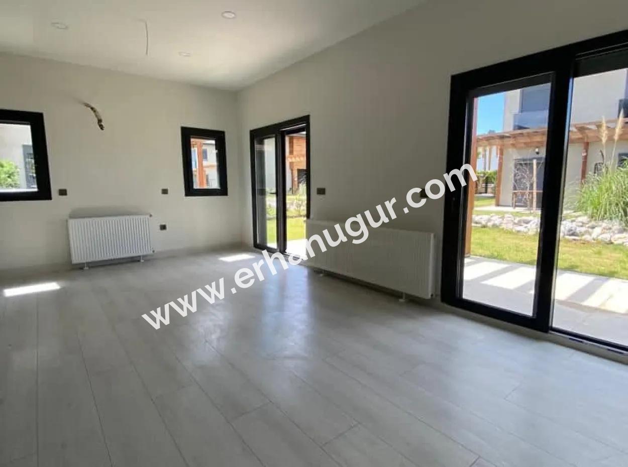 3 1 Ferienhaus Zu Verkaufen In Einem Komplex In Sefirihisar Doğanbeyde