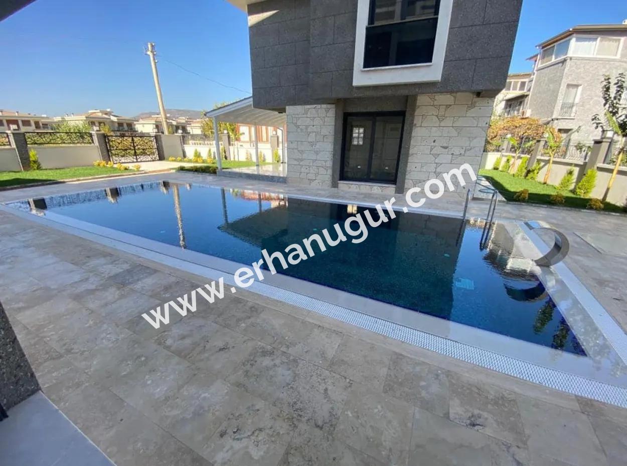 50M2 Pool Und Garten Sommervilla Zum Verkauf In Gümüldür