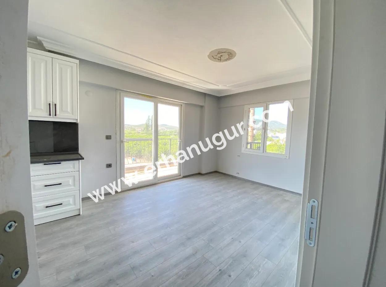 2 1 Wohnung Zum Verkauf 300M2 Zum Meer Im Zentrum Des Basars In Ürkmez