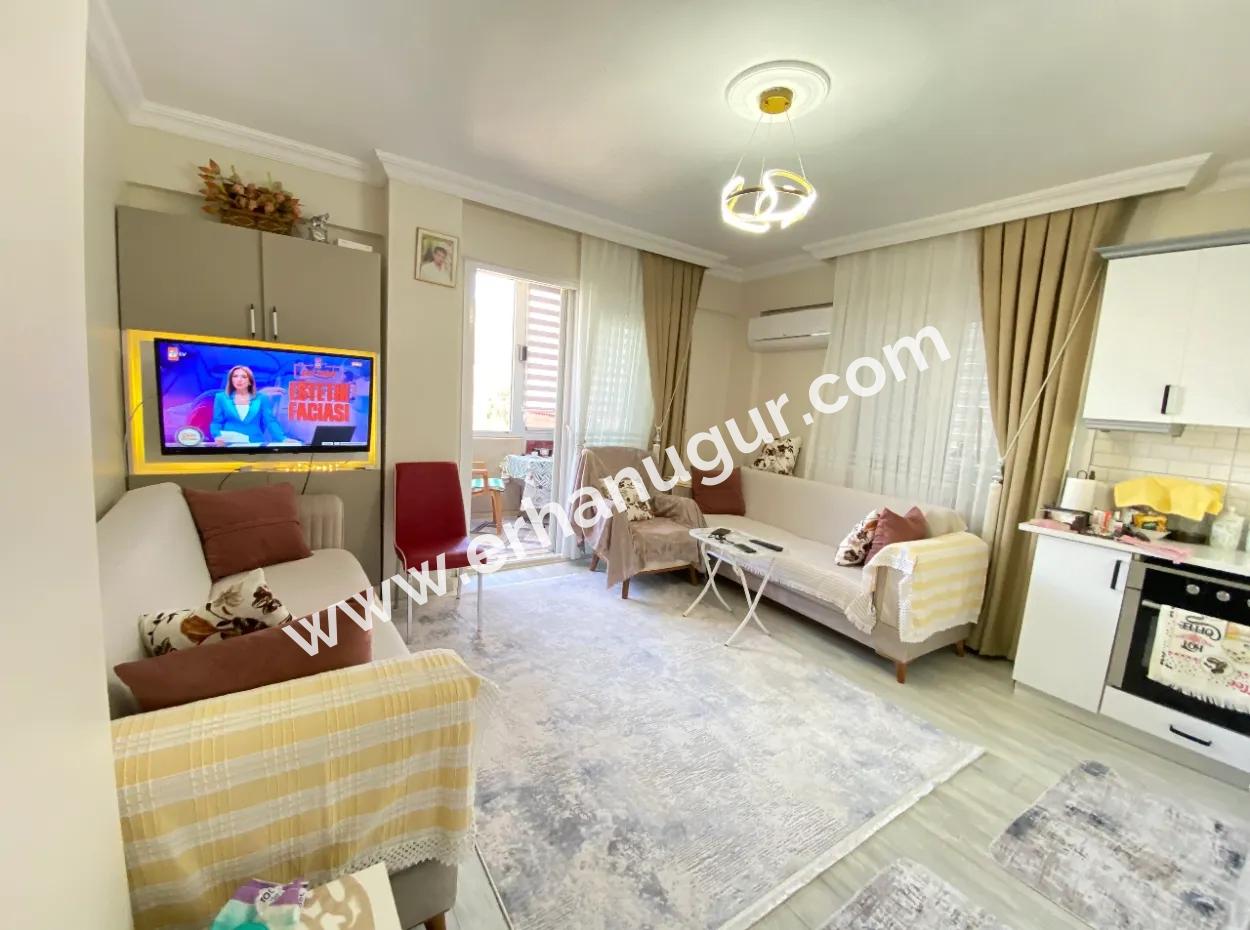 Ürkmez De Léré Decor Decor Geneş Gelegenheit Zu Verkaufen 2 1 Wohnung