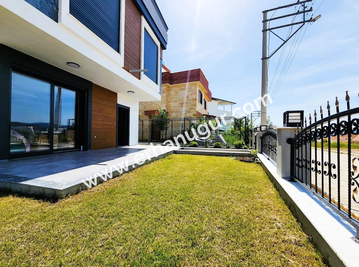 Freistehende 3 1 Villa Mit Meerblick In Ürkmez