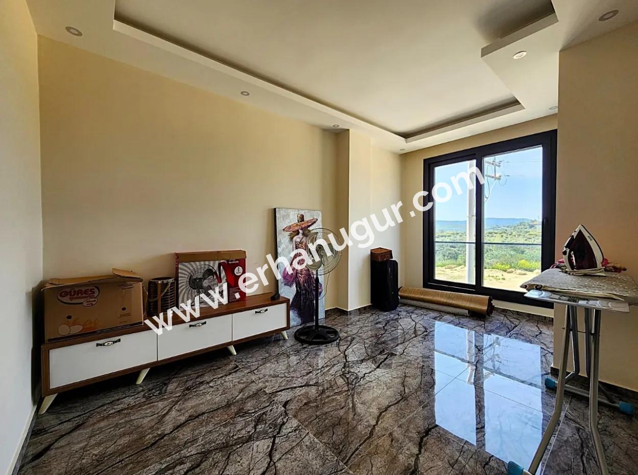 Freistehende 3 1 Villa Mit Meerblick In Ürkmez