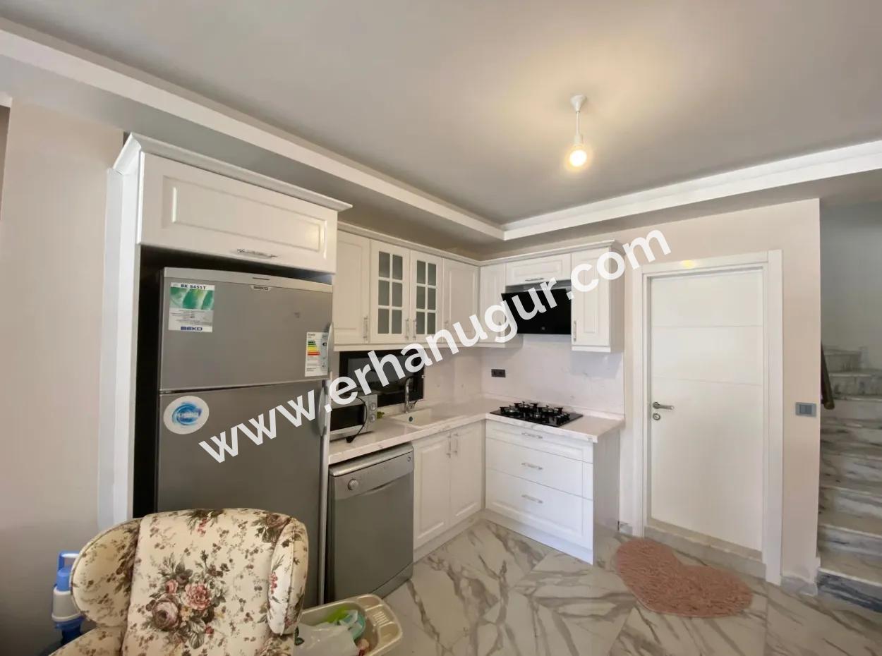 3 In 1 Villa Zum Verkauf In Seferihisar Doganbey Mit Vollem Meer Und Drei Seiten Garten