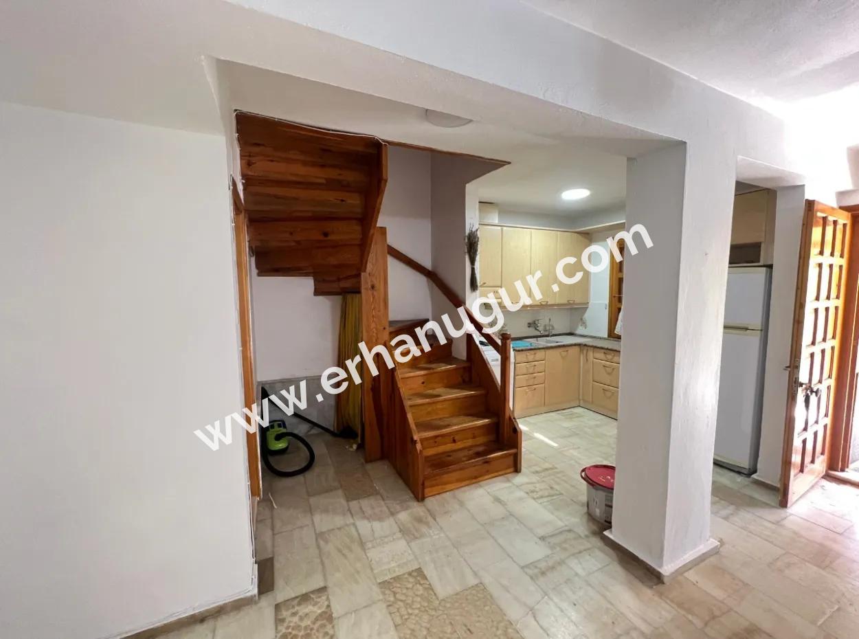 3 1 Villa Zum Verkauf Auf Der Meerseite In Seferihisar Ürkmez