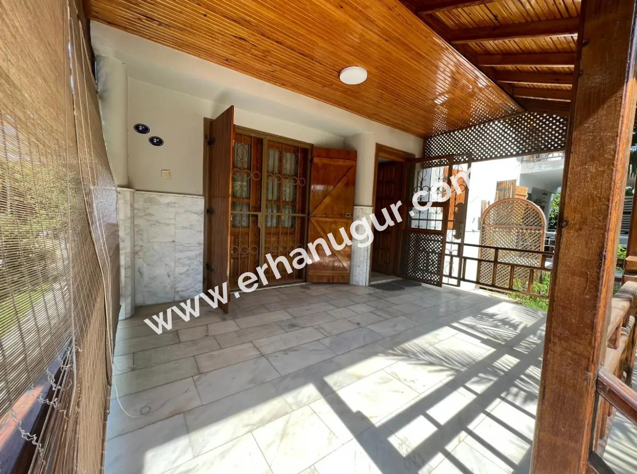 3 1 Villa Zum Verkauf Auf Der Meerseite In Seferihisar Ürkmez