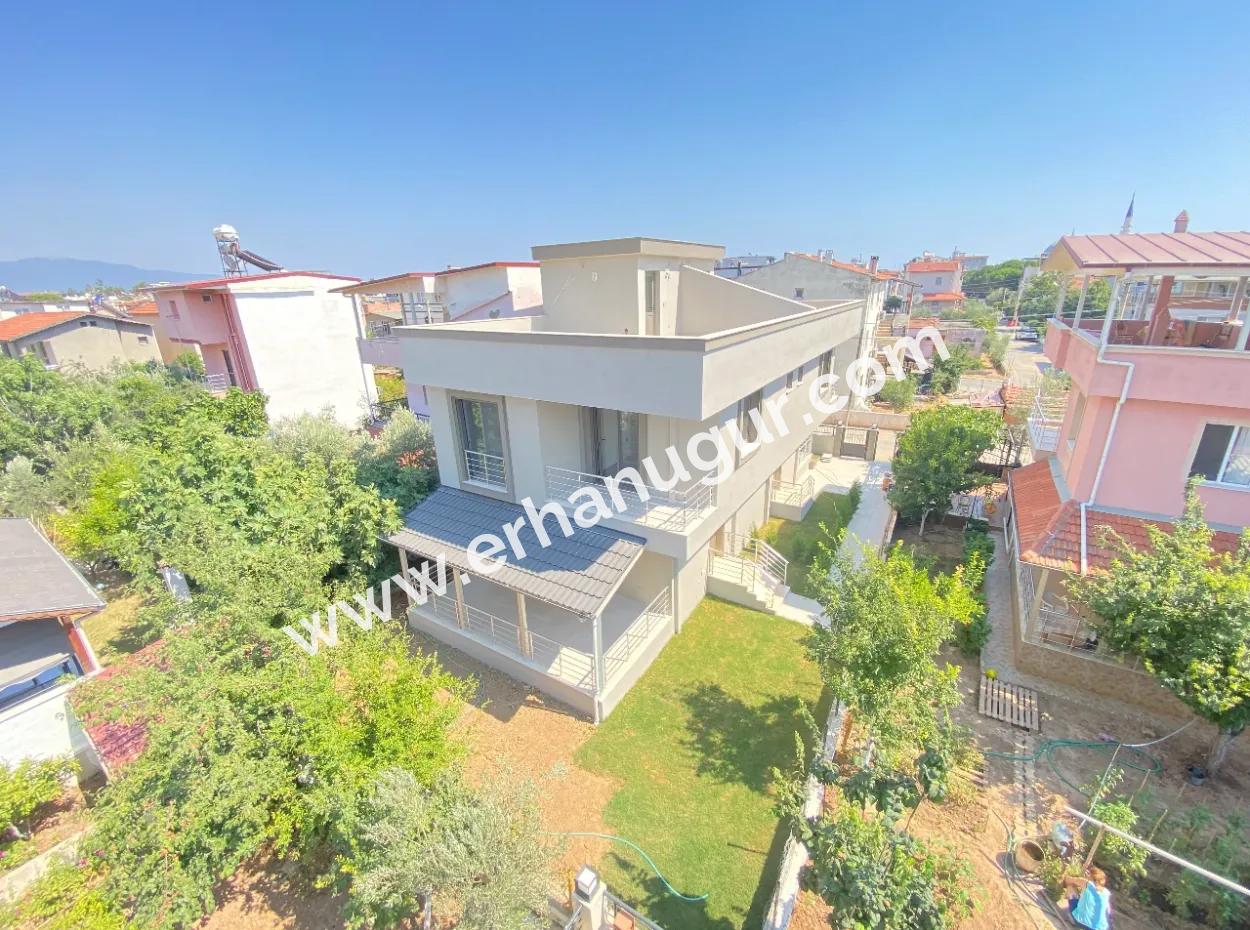 2 1 Villa Zum Verkauf 300Mt Zum Meer Mit Geneş Bahceli In Seferihisar Doğanbey