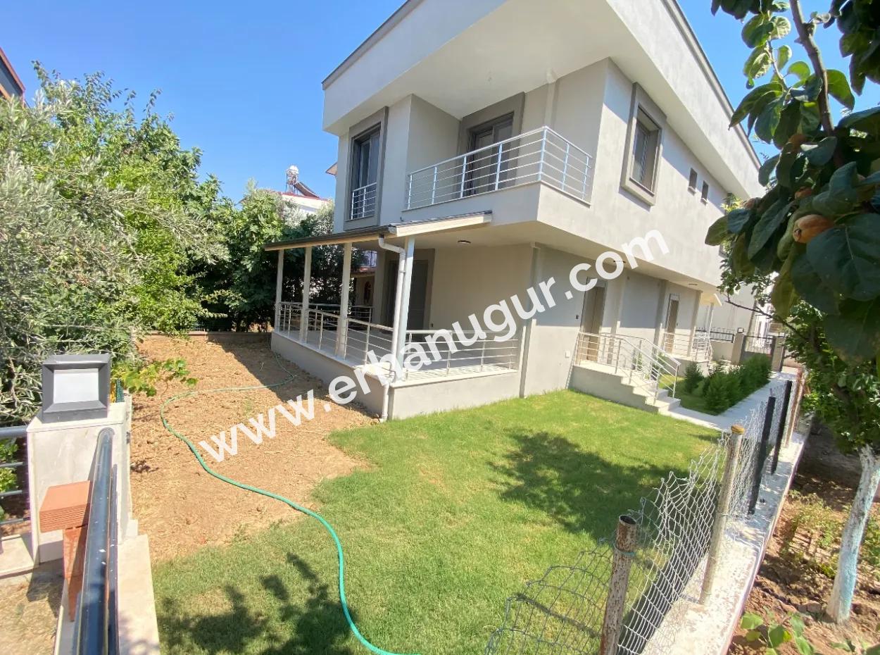 2 1 Villa Zum Verkauf 300Mt Zum Meer Mit Geneş Bahceli In Seferihisar Doğanbey