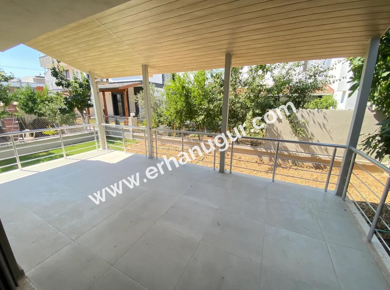 2 1 Villa Zum Verkauf 300Mt Zum Meer Mit Geneş Bahceli In Seferihisar Doğanbey