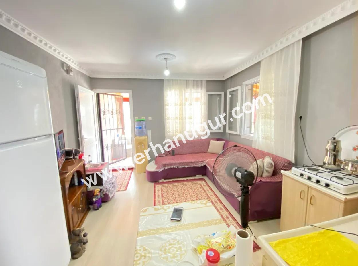 1 1 Wohnung Zum Verkauf Mit Eckfassade Auf Der Meerseite In Seferihisar Ürkmez