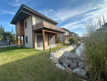 3 1 Ferienhaus Zu Verkaufen In Einem Komplex In Sefirihisar Doğanbeyde