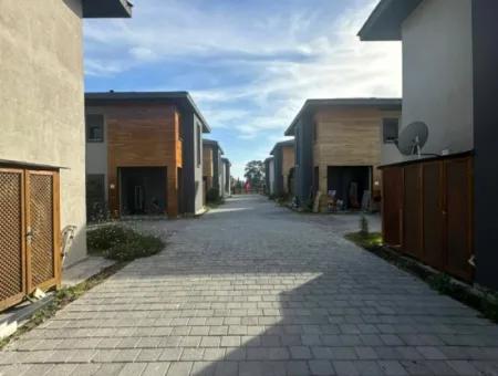 3 1 Ferienhaus Zu Verkaufen In Einem Komplex In Sefirihisar Doğanbeyde
