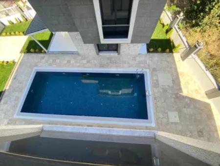 50M2 Pool Und Garten Sommervilla Zum Verkauf In Gümüldür