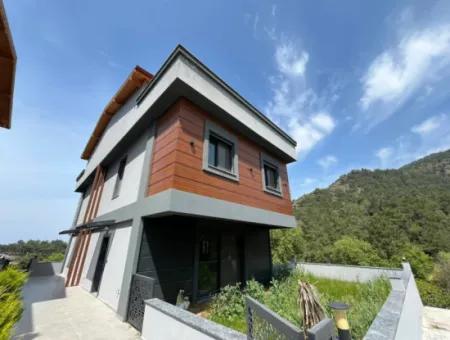 3 1 Villa Zum Verkauf Mit Modernem Architekten, Nur Wenige Gehminuten Vom Meer In Özdere Entfernt