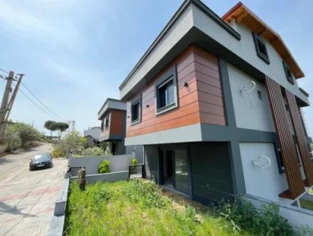 3 1 Villa Zum Verkauf Mit Modernem Architekten, Nur Wenige Gehminuten Vom Meer In Özdere Entfernt