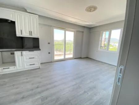 2 1 Wohnung Zum Verkauf 300M2 Zum Meer Im Zentrum Des Basars In Ürkmez