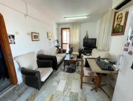 Geräumiger Verkauf 3 1 Wohnung Mit Meerblick 50M Vom Strand In Ürkmez Entfernt