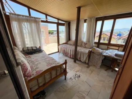 Geräumiger Verkauf 3 1 Wohnung Mit Meerblick 50M Vom Strand In Ürkmez Entfernt