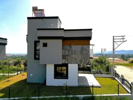 Freistehende 3 1 Villa Mit Meerblick In Ürkmez