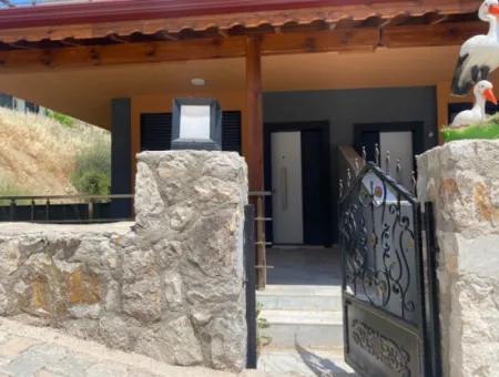 3 In 1 Villa Zum Verkauf In Seferihisar Doganbey Mit Vollem Meer Und Drei Seiten Garten