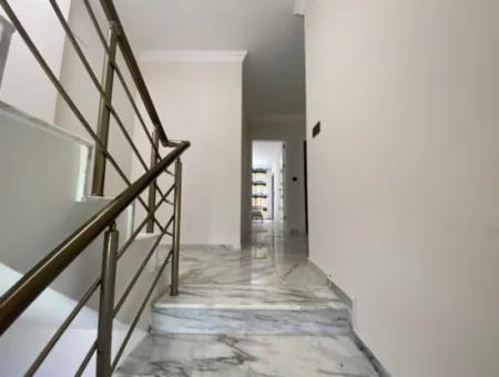 3 In 1 Villa Zum Verkauf In Seferihisar Doganbey Mit Vollem Meer Und Drei Seiten Garten