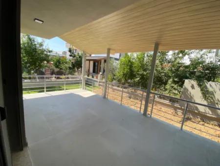 2 1 Villa Zum Verkauf 300Mt Zum Meer Mit Geneş Bahceli In Seferihisar Doğanbey