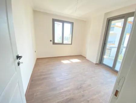 2 1 Villa Zum Verkauf 300Mt Zum Meer Mit Geneş Bahceli In Seferihisar Doğanbey