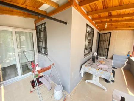 1 1 Wohnung Zum Verkauf Mit Eckfassade Auf Der Meerseite In Seferihisar Ürkmez