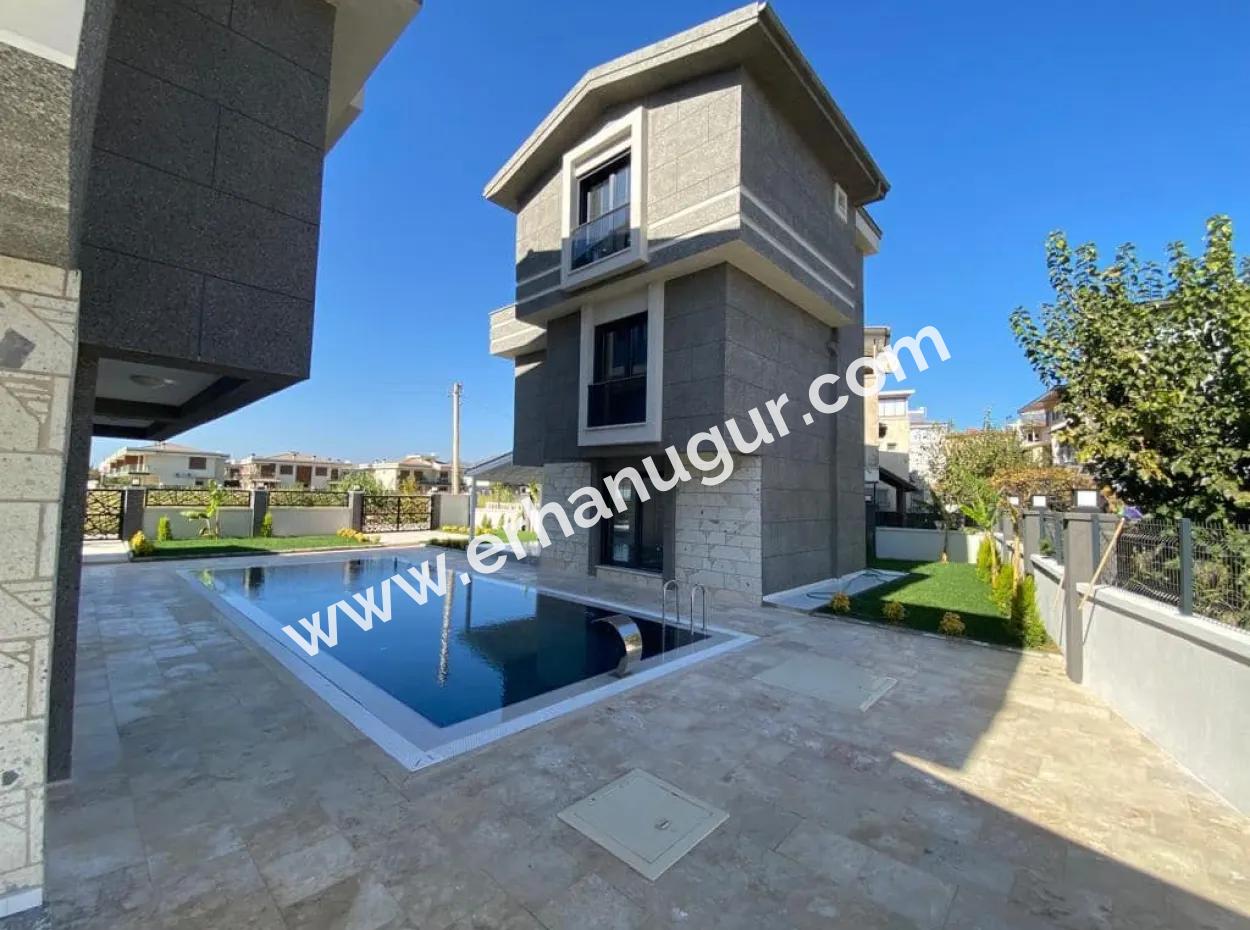 50M2 Pool And Garden Summer Villa For Sale In Gümüldür