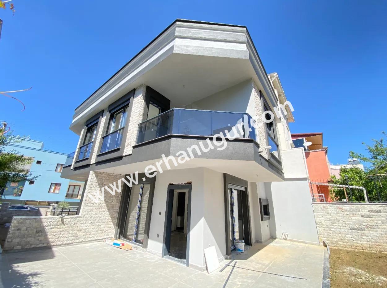 2 1 Villa With Large Garden For Sale In Ürkmez