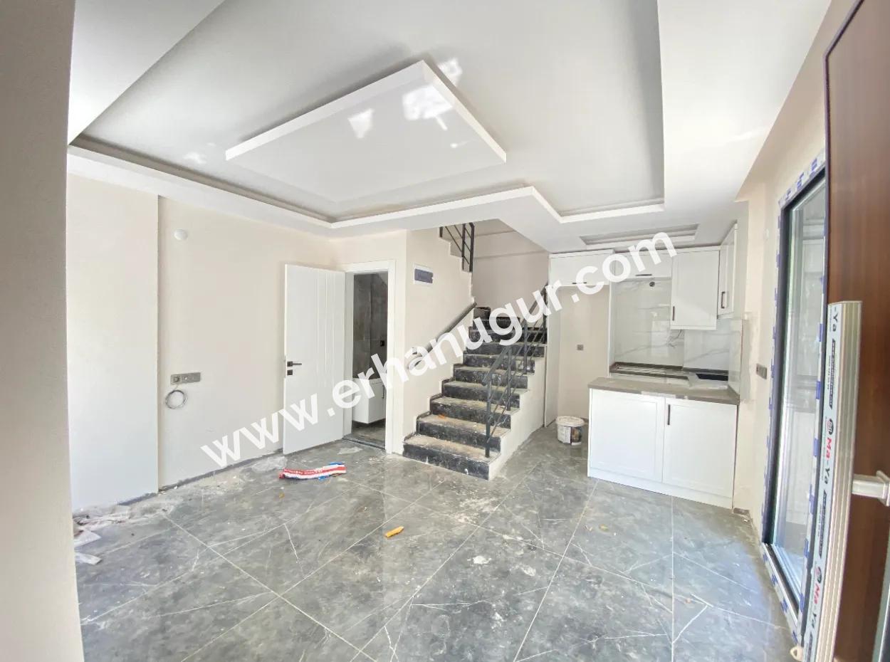 2 1 Villa With Large Garden For Sale In Ürkmez