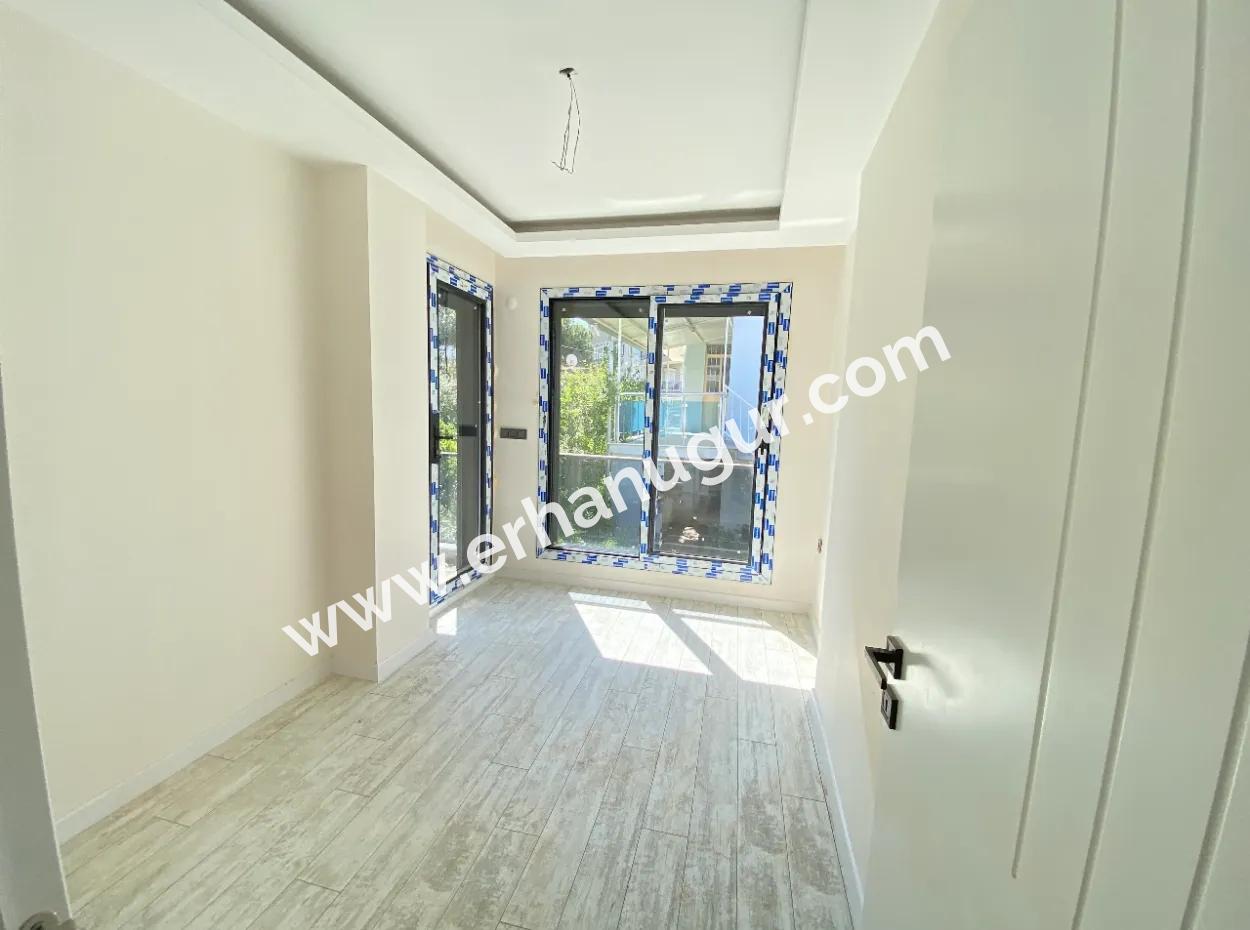 2 1 Villa With Large Garden For Sale In Ürkmez