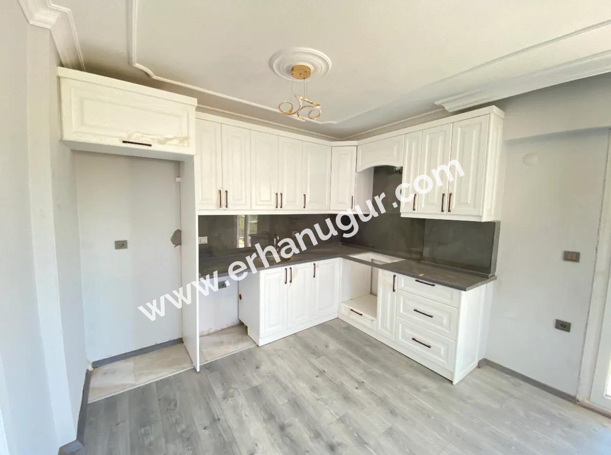 2 1 Apartment For Sale 300M2 To The Sea In The Center Of The Bazaar In Ürkmez