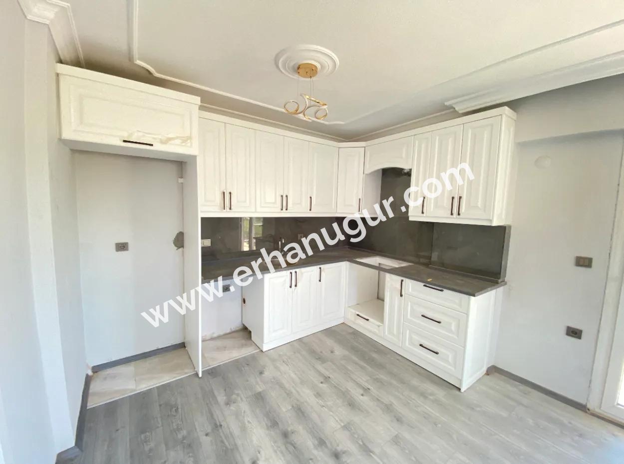 2 1 Apartment For Sale 300M2 To The Sea In The Center Of The Bazaar In Ürkmez