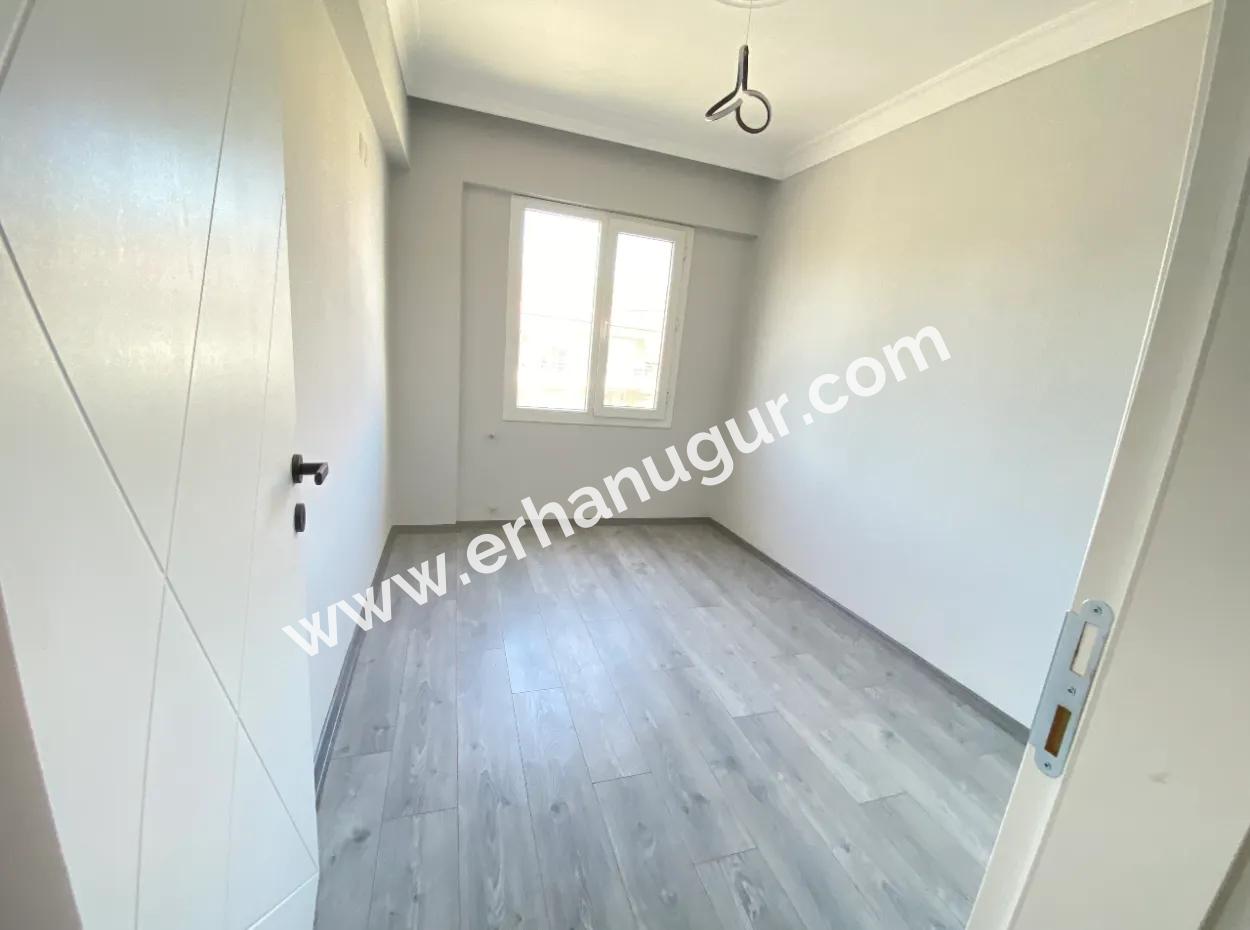 2 1 Apartment For Sale 300M2 To The Sea In The Center Of The Bazaar In Ürkmez