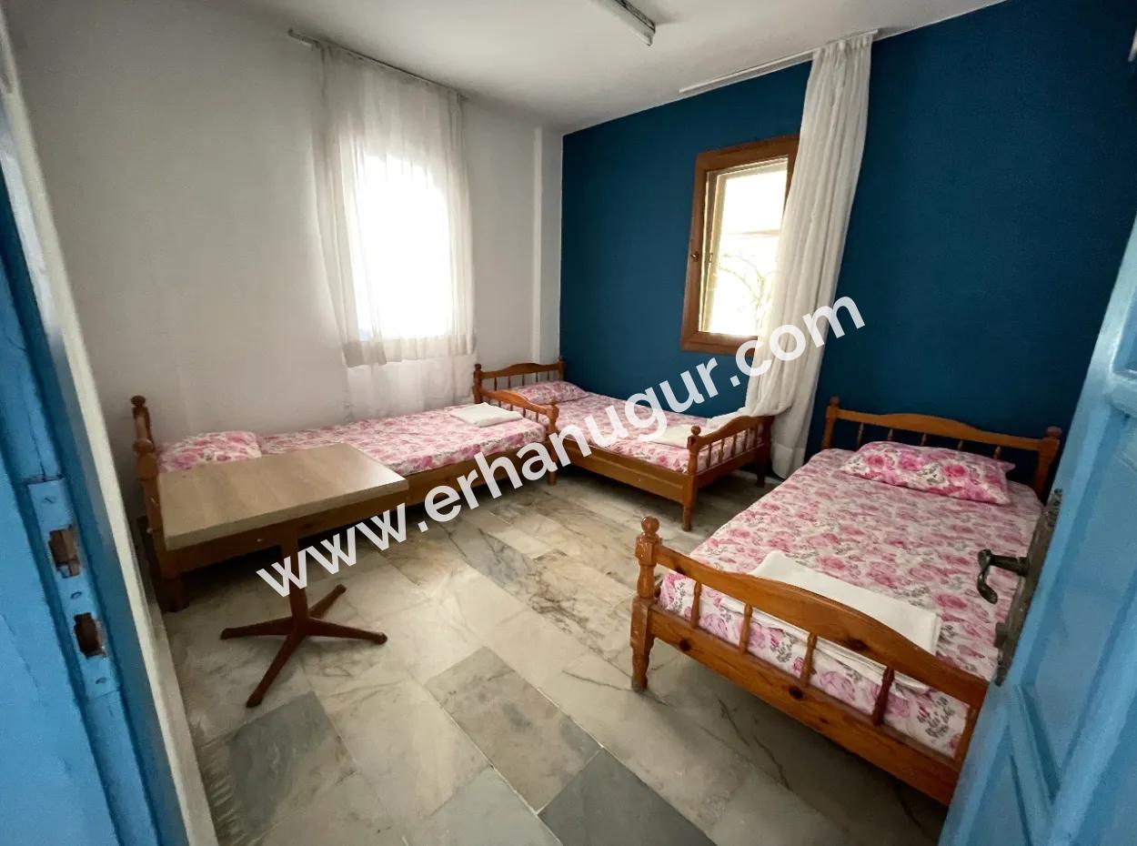 Spacious Sale Deal 2 1 Apartment With Large Garden 50M From The Beach In Ürkmez