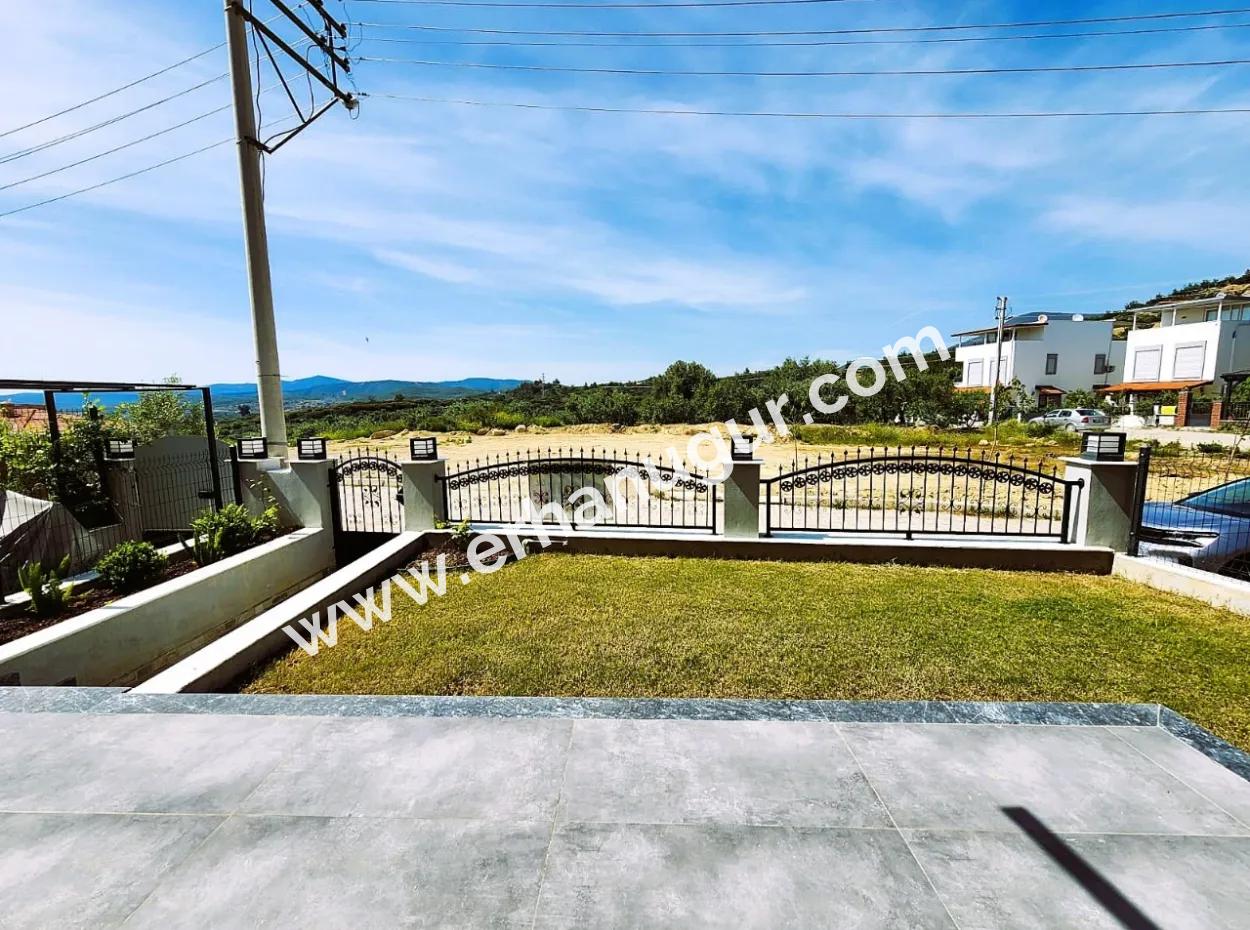 Single Detached 3 1 Villa With Sea View In Ürkmez