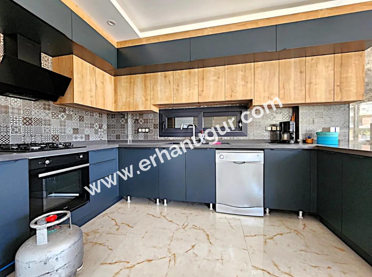 Single Detached 3 1 Villa With Sea View In Ürkmez