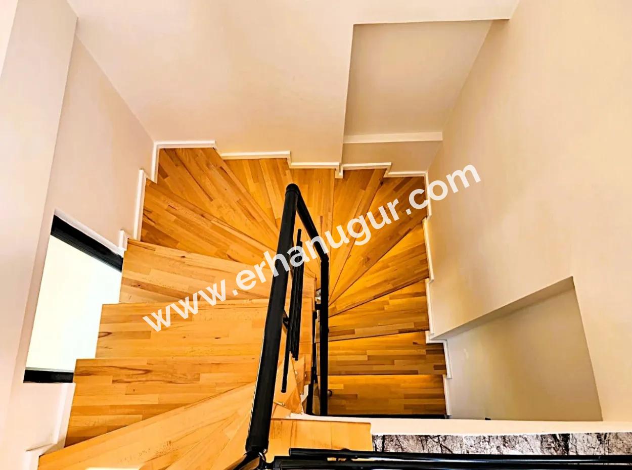 Single Detached 3 1 Villa With Sea View In Ürkmez