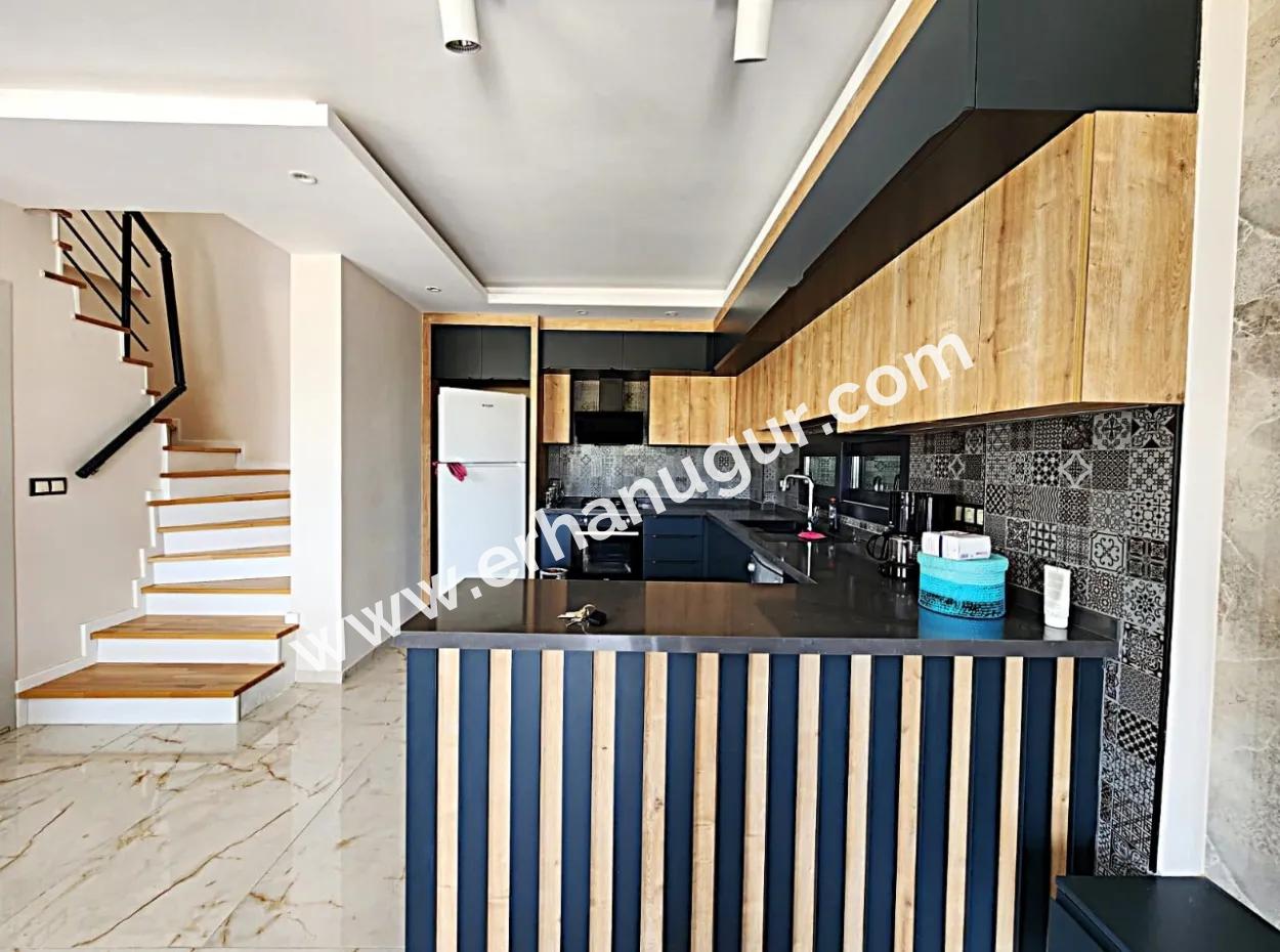 Single Detached 3 1 Villa With Sea View In Ürkmez