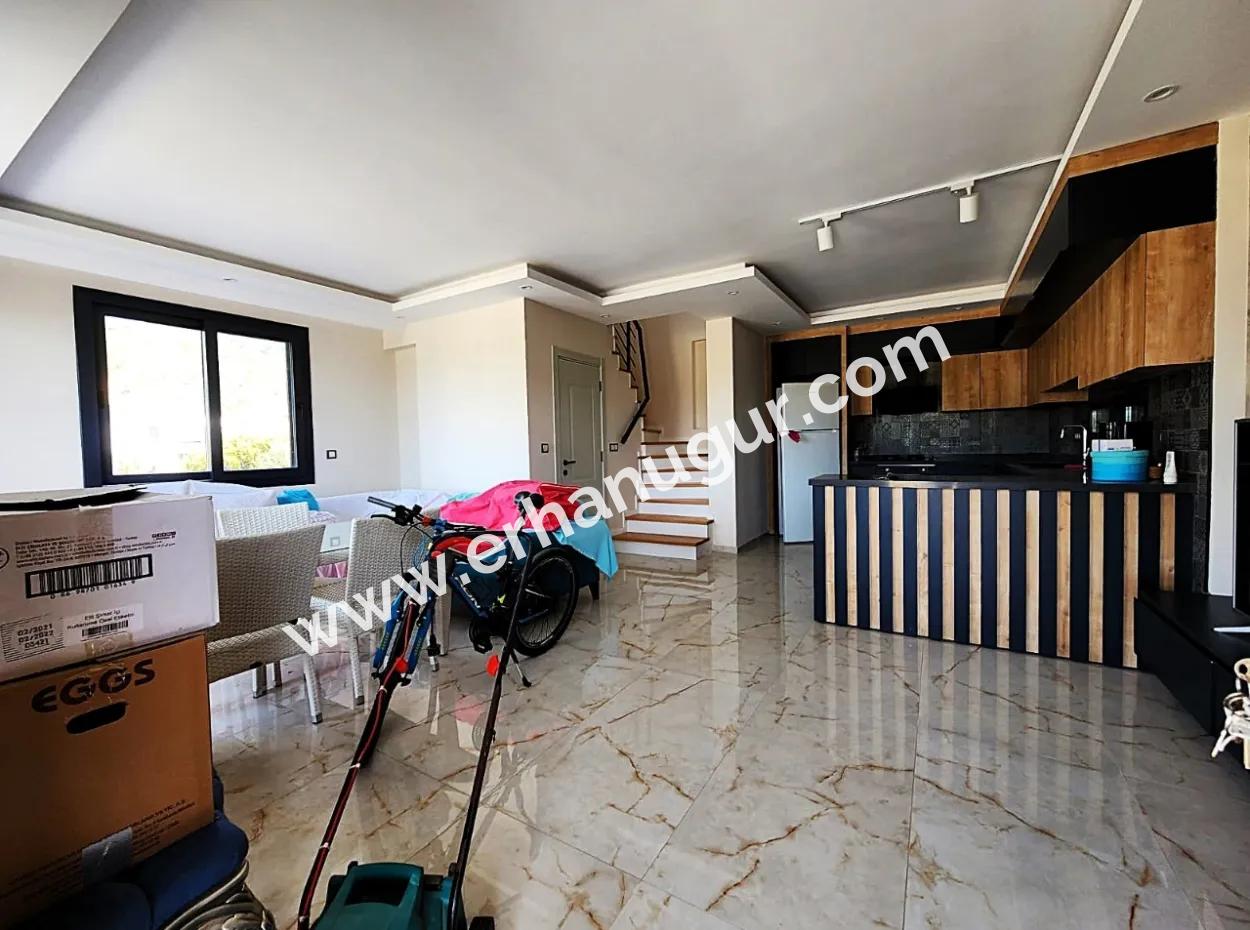 Single Detached 3 1 Villa With Sea View In Ürkmez