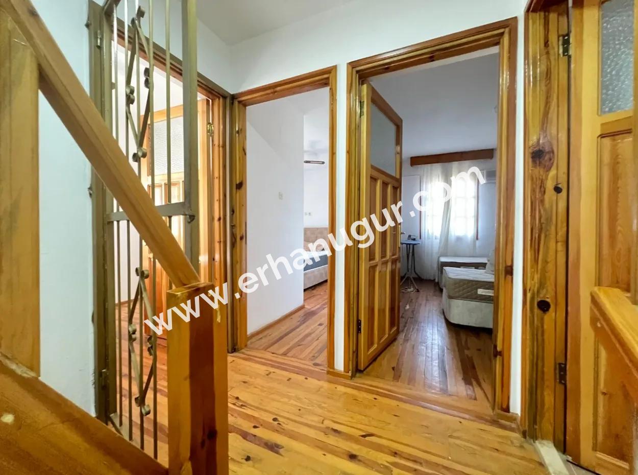 3 1 Villa For Sale On The Sea Side In Seferihisar Ürkmez