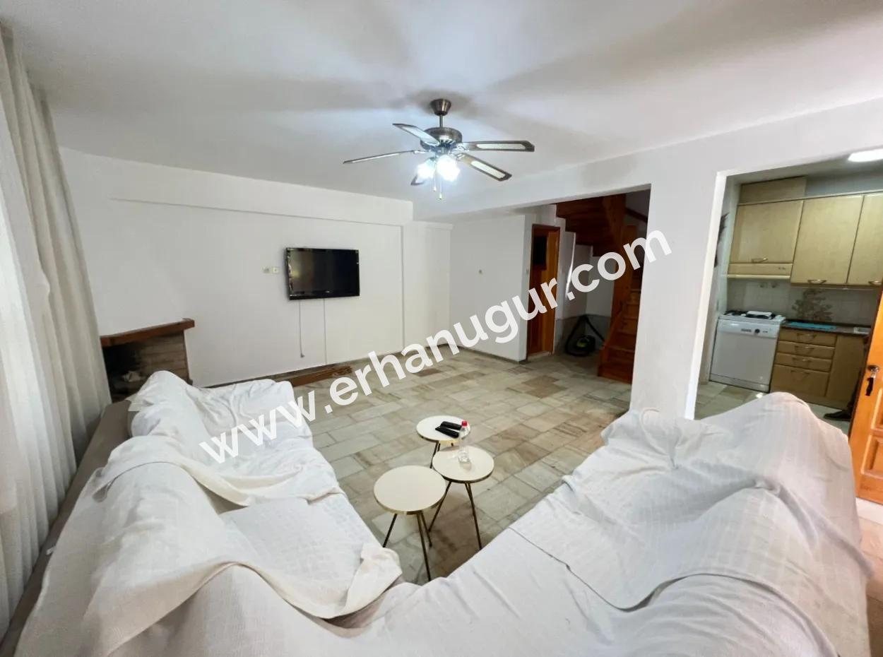 3 1 Villa For Sale On The Sea Side In Seferihisar Ürkmez