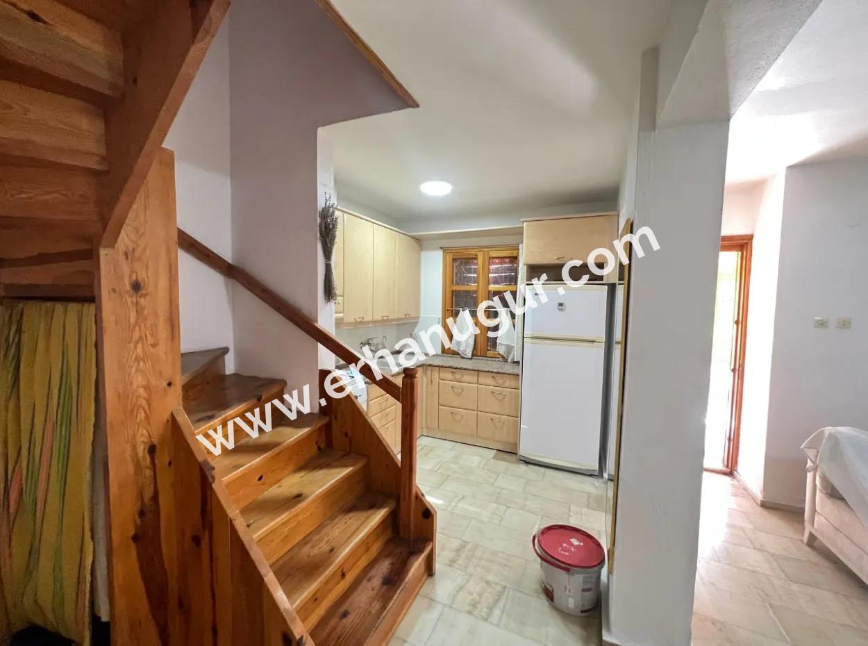 3 1 Villa For Sale On The Sea Side In Seferihisar Ürkmez