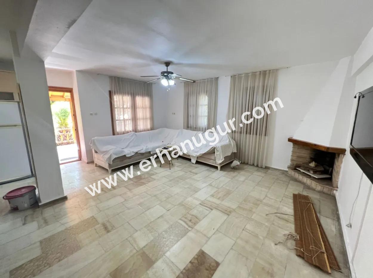 3 1 Villa For Sale On The Sea Side In Seferihisar Ürkmez