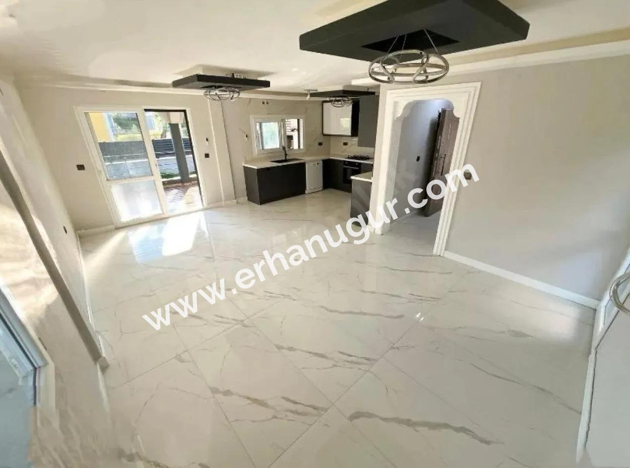 Tekdetached Villa In 307M2 50M From The Sea In Doğanbey