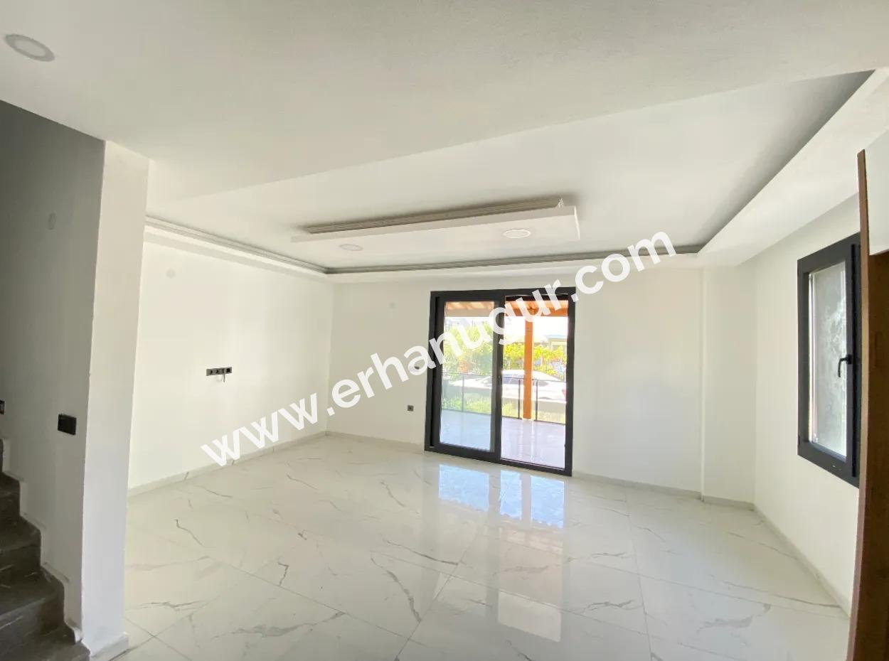 Corner Villa In Seferihisar Doğanbey 750Mt For Sale To The Sea 3 1