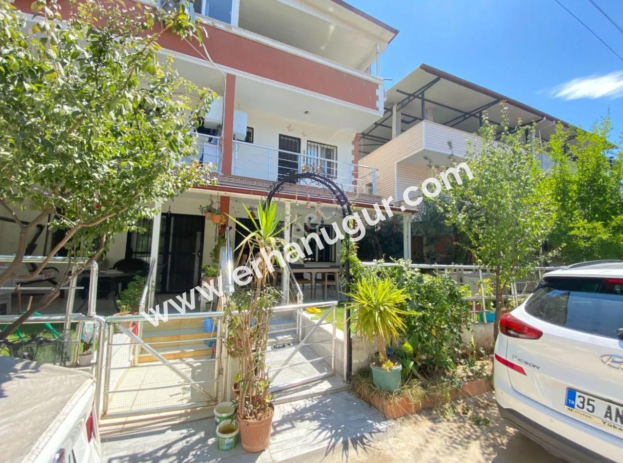 3 1 Villa For Sale 300Mt Spacious To The Sea In Seferihisar Doğanbey