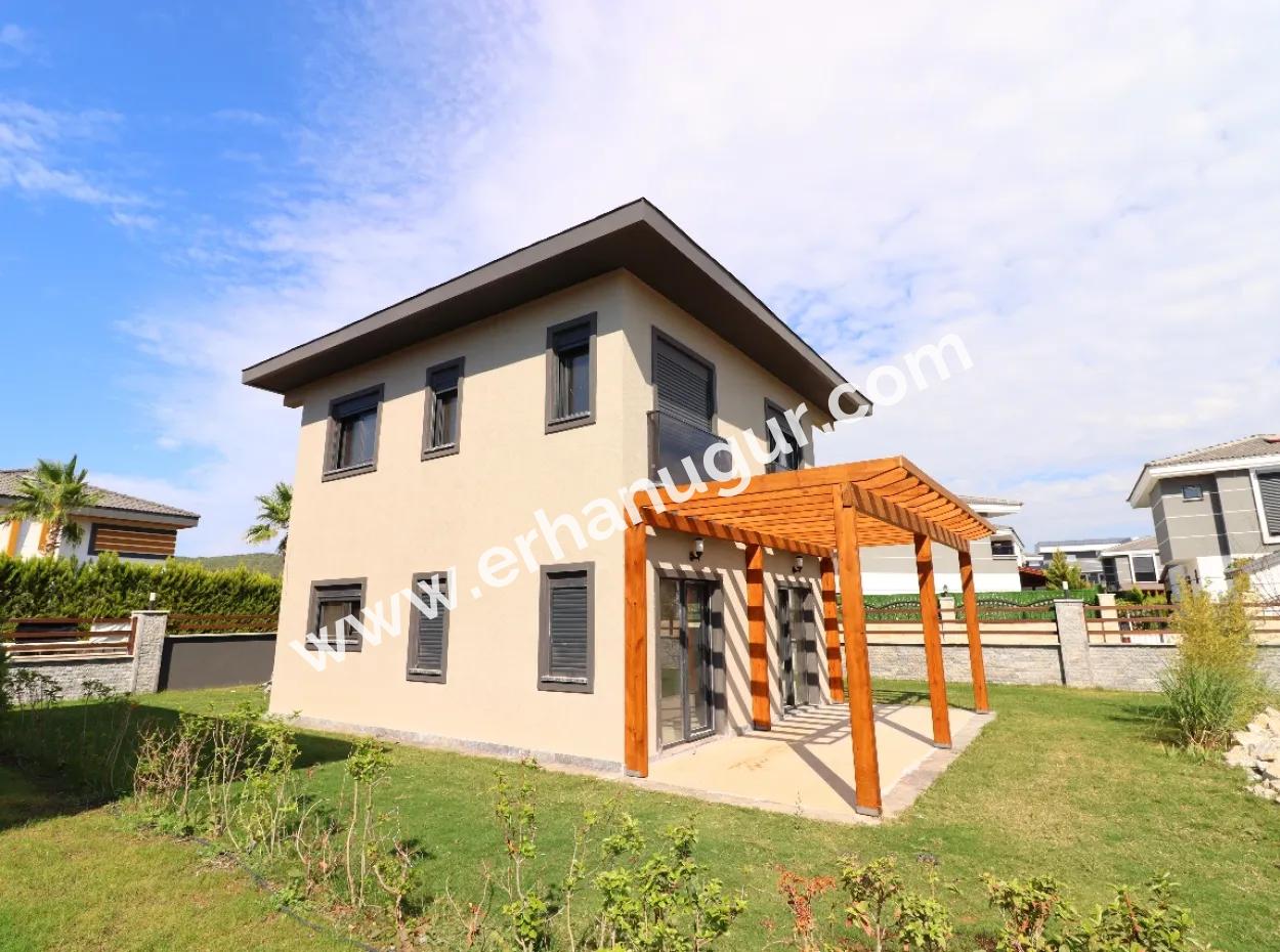 3 1 Villa For Sale In A Single Detached Complex In Seferihisar Doğanbey
