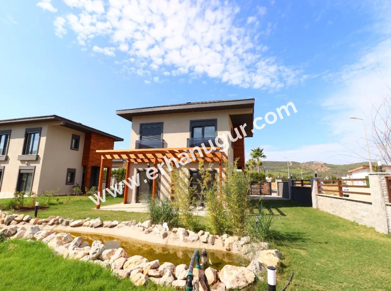3 1 Villa For Sale In A Single Detached Complex In Seferihisar Doğanbey