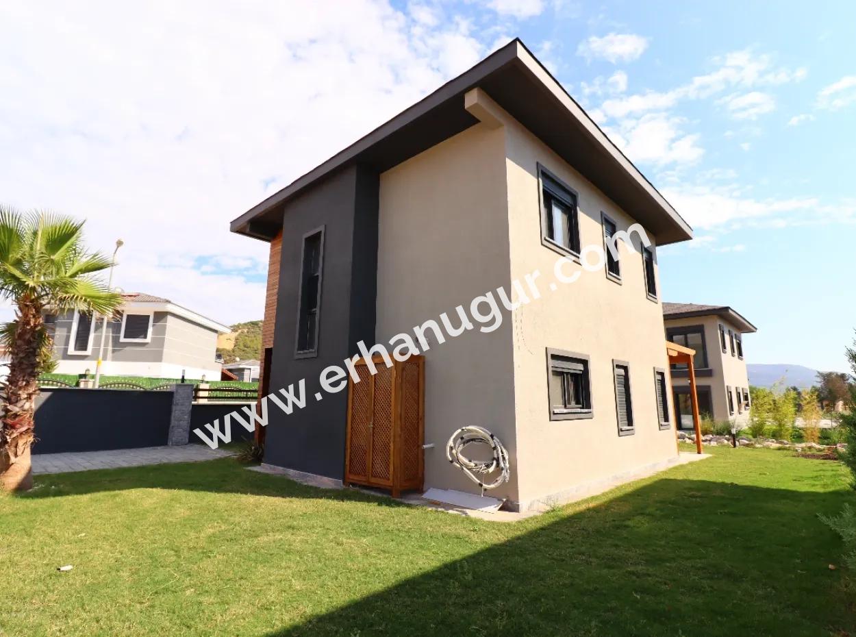 3 1 Villa For Sale In A Single Detached Complex In Seferihisar Doğanbey